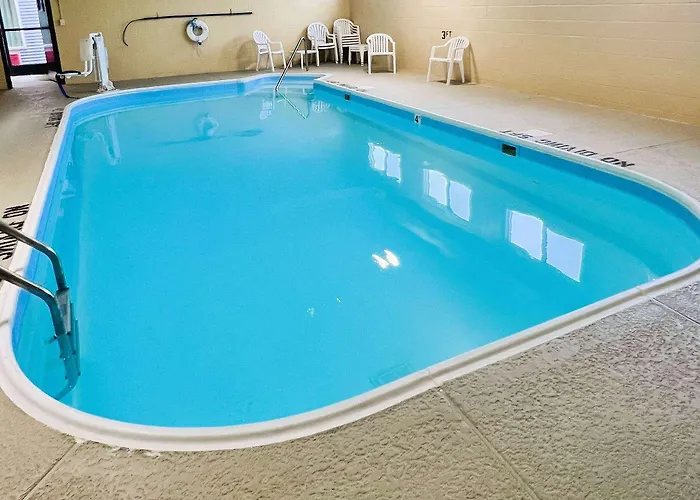 Hotel Americinn By Wyndham Champaign Area 2*