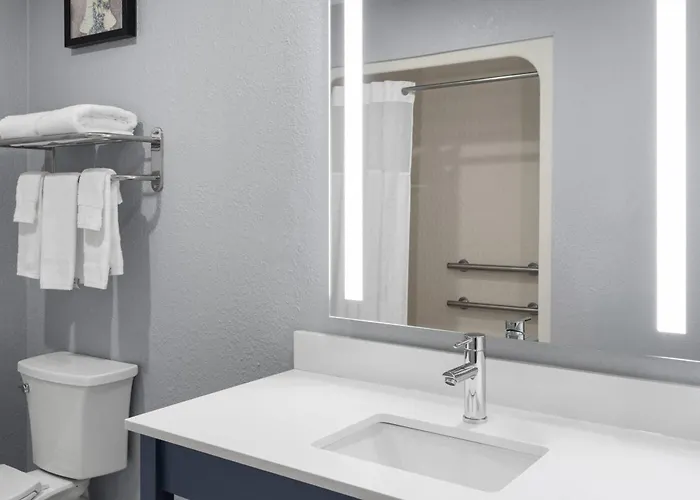 Hotel Americinn By Wyndham Champaign Area 2*