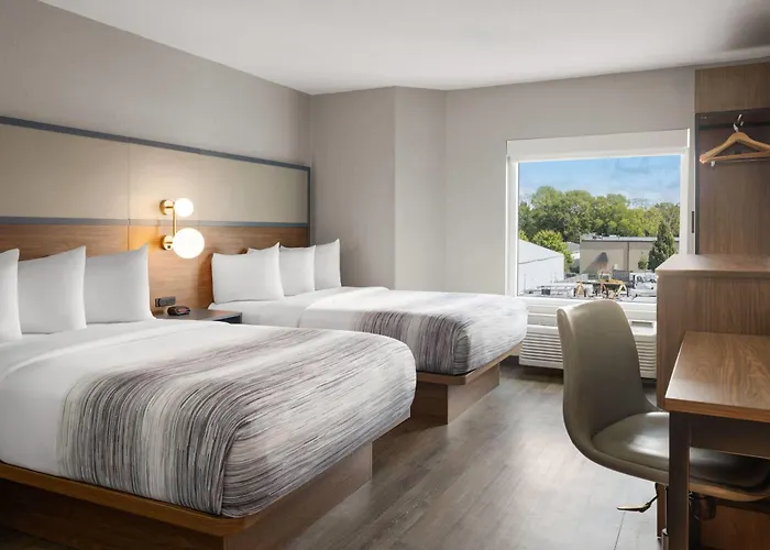 Hotel Americinn By Wyndham Champaign Area 2*